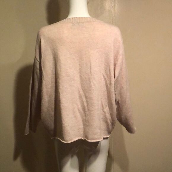 WildFox Sweater   - Picture 2 of 3